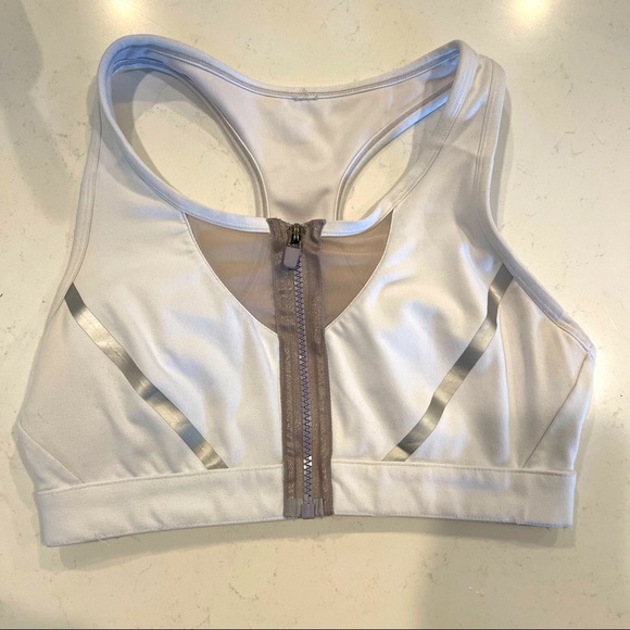 Fabletics “Emmy” Sports Bra - Picture 2 of 3